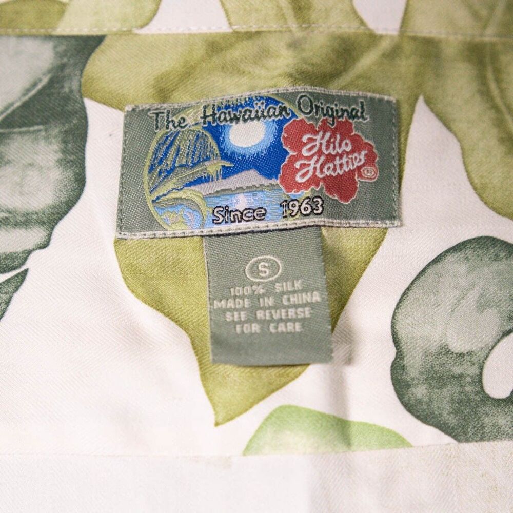 Hilo Hattie Mens Hawaiian Shirt Small Green Floral 100% Silk Aloha Beach Resort - Picture 3 of 8